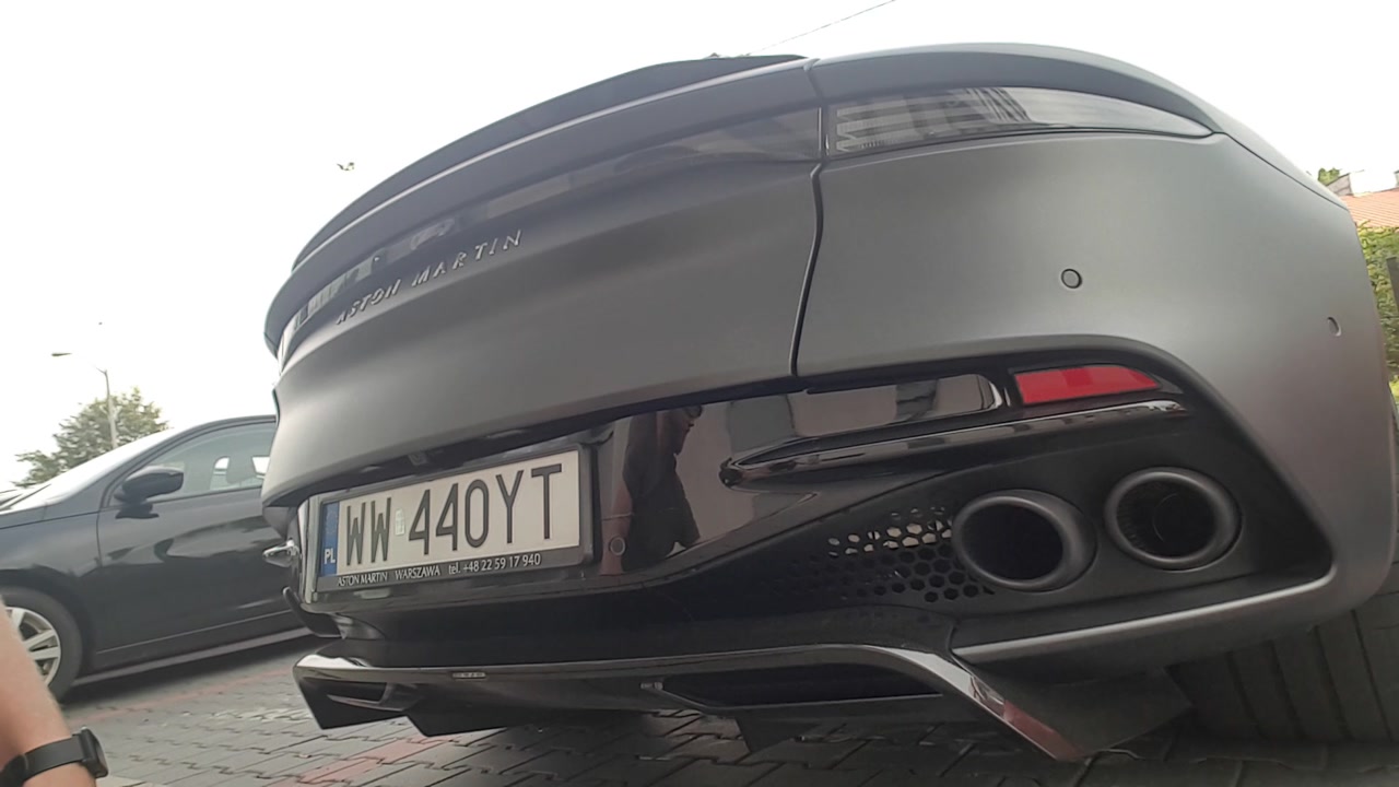 Posłuchaj, jak brzmi nowy Astron Martin DBS Superleggera